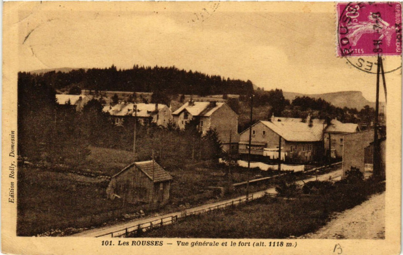 Carte postale ancienne Les Rousses Vue générale et le fort aux Rousses