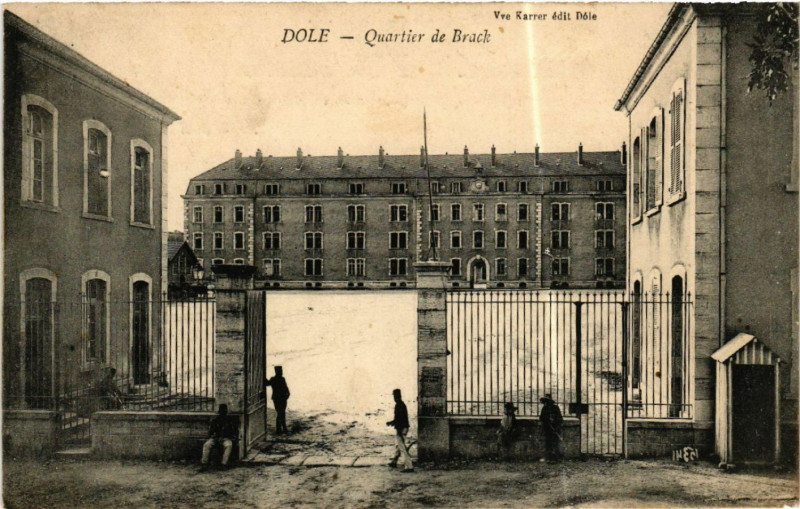 Carte postale ancienne Dole Quartier de Brack à Dole