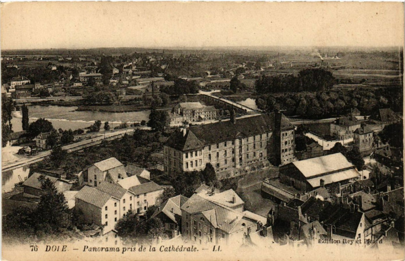 Carte postale ancienne Dole Panorama pris de la Cathédrale à Dole