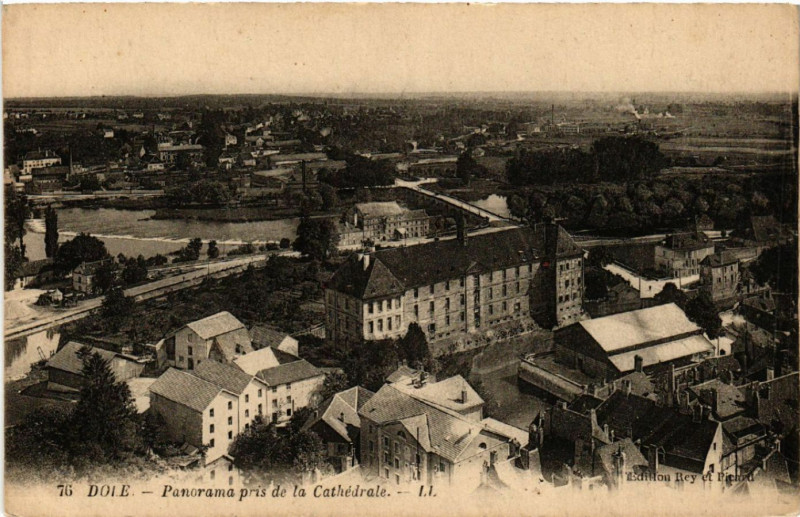 Carte postale ancienne Dole Panorama pris de la Cathédrale à Dole