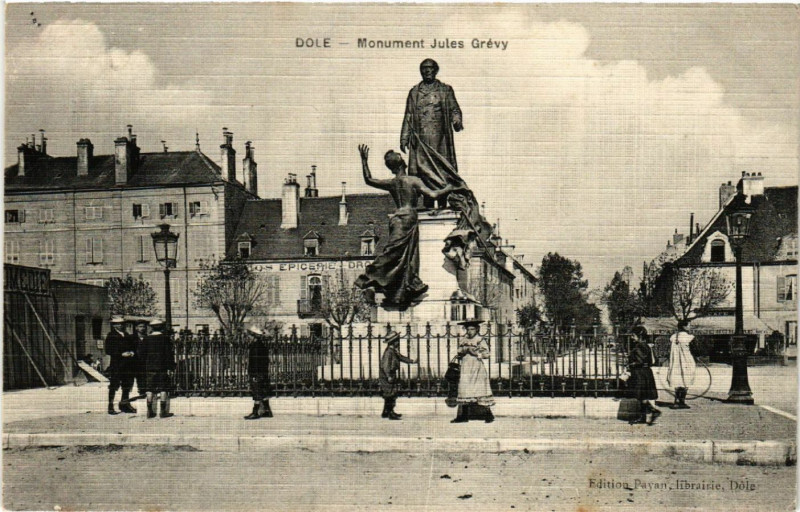 Carte postale ancienne Dole Monument Jules Grevy à Dole
