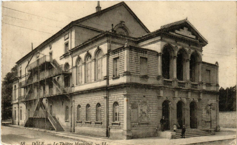 Carte postale ancienne Dole Le Theatre Municipal à Dole