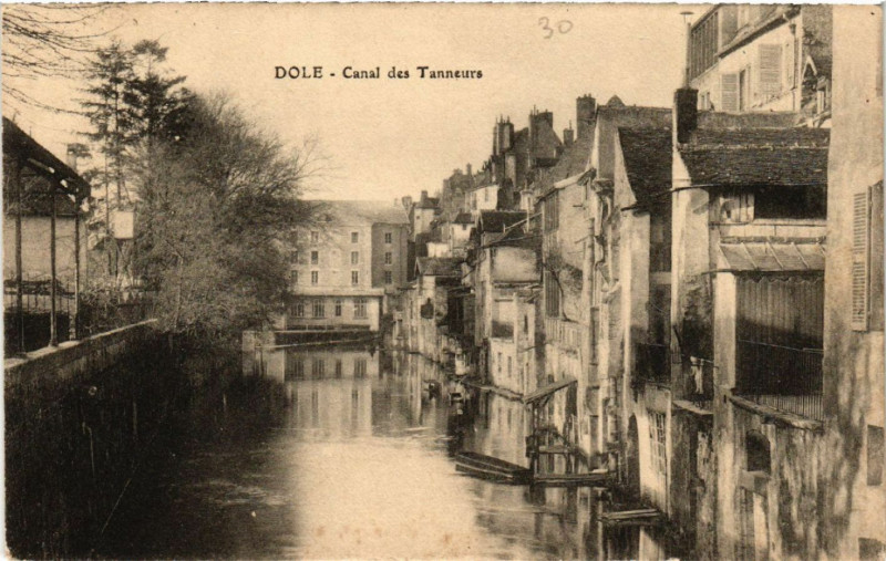 Carte postale ancienne Dole Canal des Tanneurs à Dole