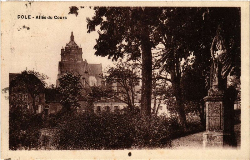 Carte postale ancienne Dole Allée du Cours à Dole