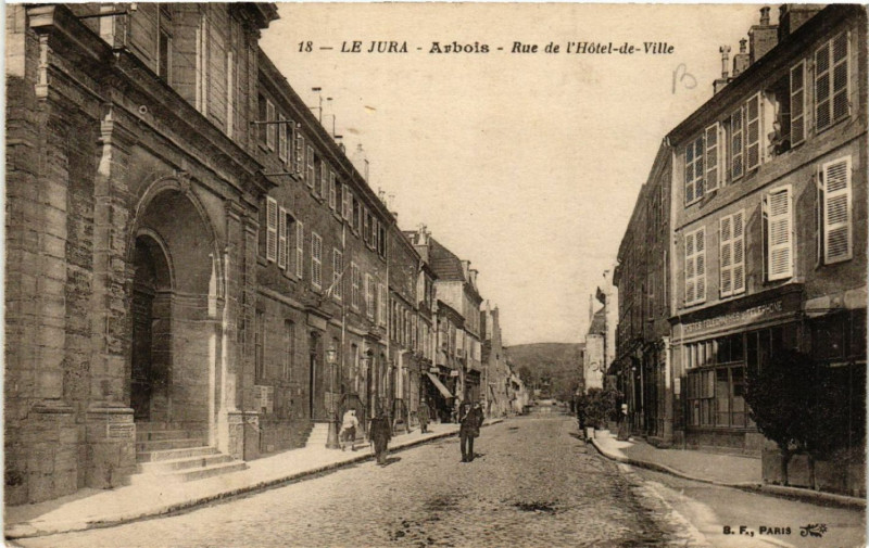 Carte postale ancienne Arbois Rue de l'Hotel de Ville à Arbois