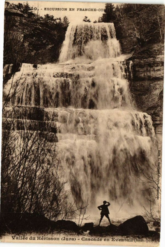 Carte postale ancienne Vallée du Herisson-Cascade en Eventail