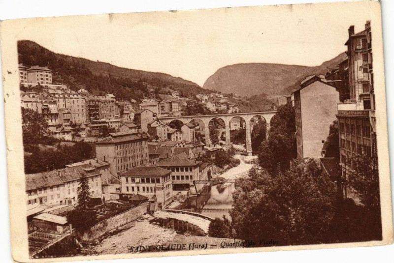 Carte postale ancienne Saint-Claude-Quartier du Viaduc à Saint-Claude