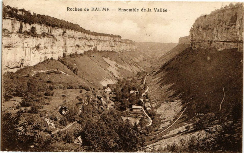 Carte postale ancienne Roches de Baume-Ensemble de la Vallée