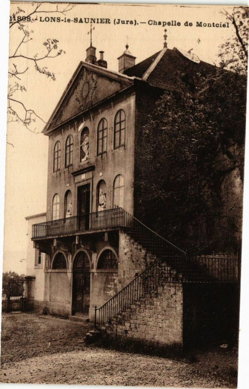 Carte postale ancienne Lons-le-Saunier-Chapelle de Montciel à Lons-le-Saunier