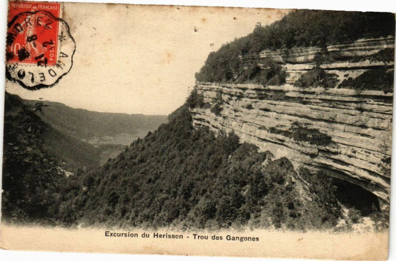 Carte postale ancienne Excursion du Herisson-Trou des Gangones