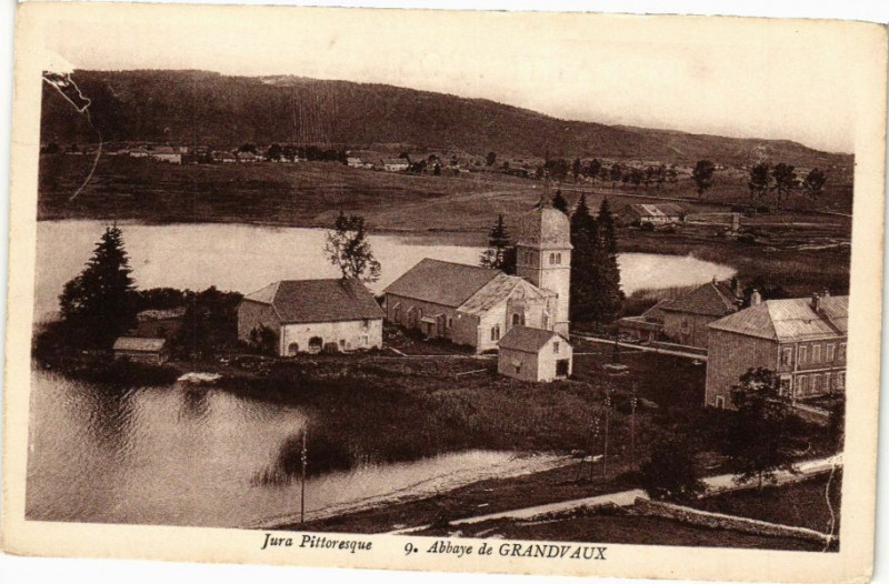 Carte postale ancienne Jura Pittoresque-Abbaye de Grandvaux
