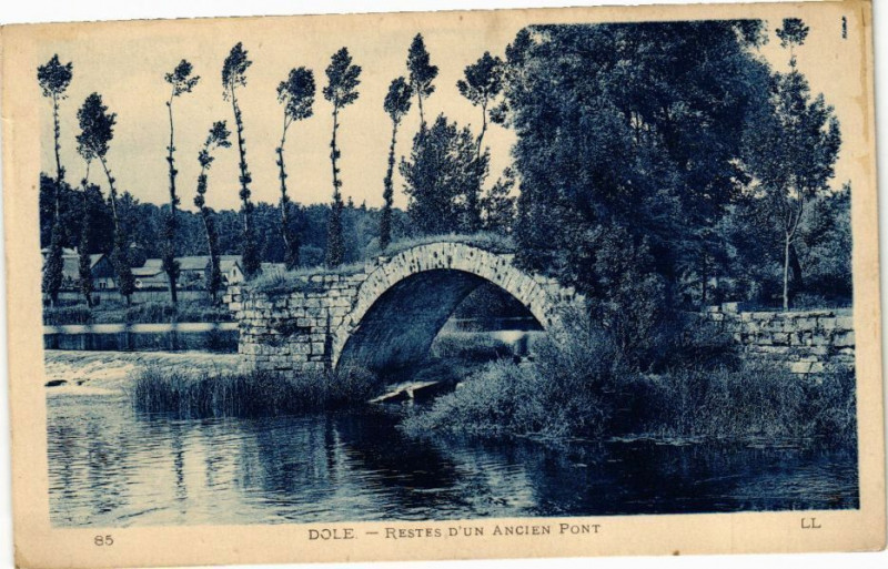 Carte postale ancienne Dole-Restes d'un Ancien Pont à Dole