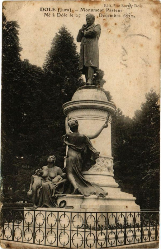 Carte postale ancienne Dole-Monument Pasteur à Dole