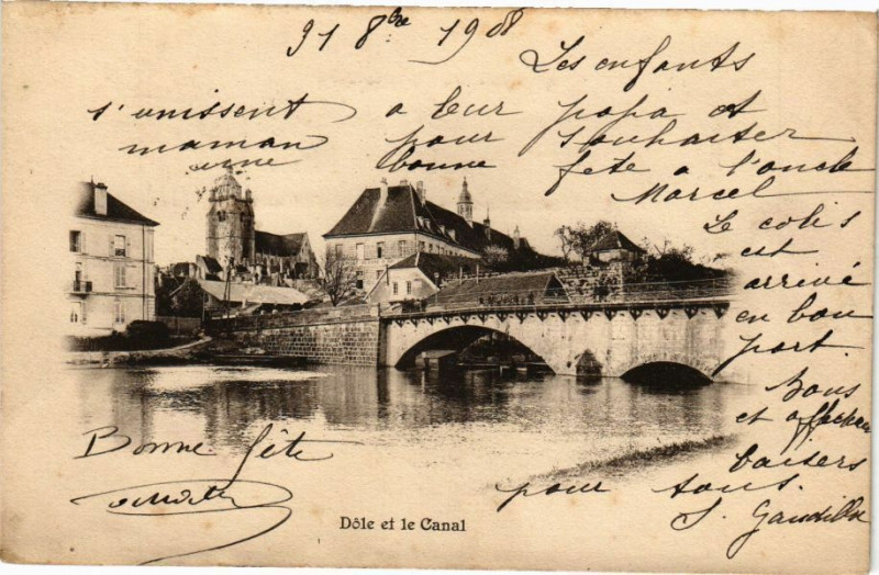 Carte postale ancienne Dole-et le Canal à Dole