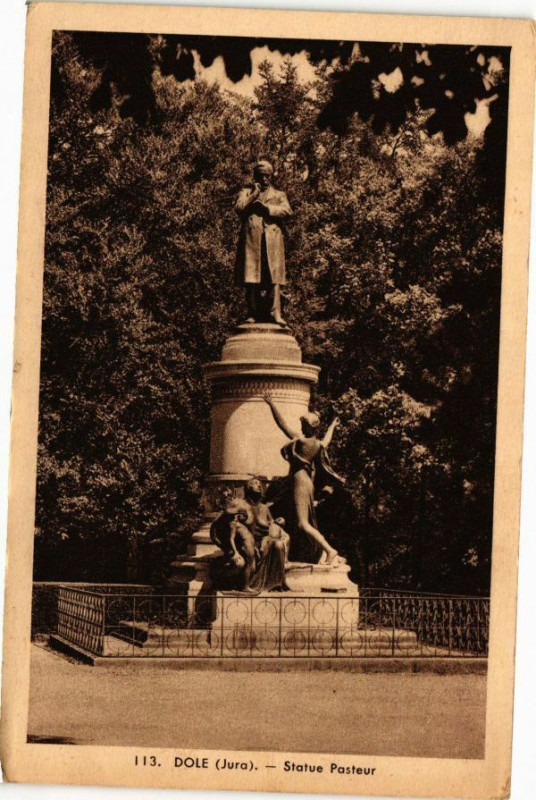 Carte postale ancienne Dole -Statue Pasteur à Dole