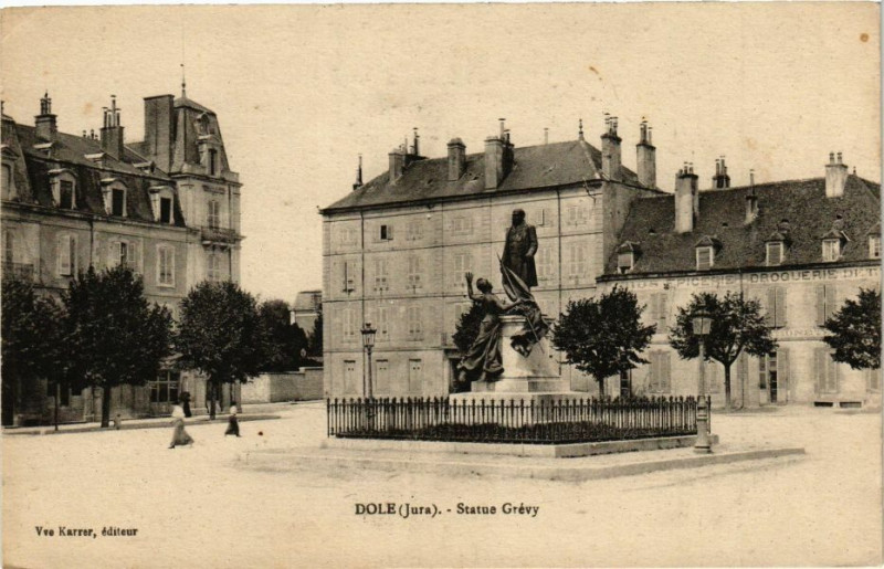 Carte postale ancienne Dole -Statue Grevy à Dole