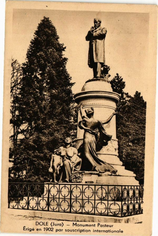 Carte postale ancienne Dole -Monument Pasteur à Dole