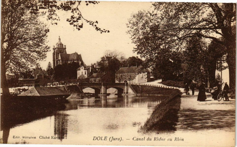 Carte postale ancienne Dole -Canal du Rhone au Rhin à Dole