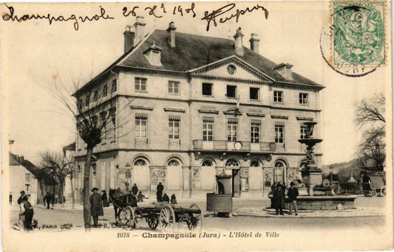 Carte postale ancienne Champagnole - Hotel de Ville à Champagnole