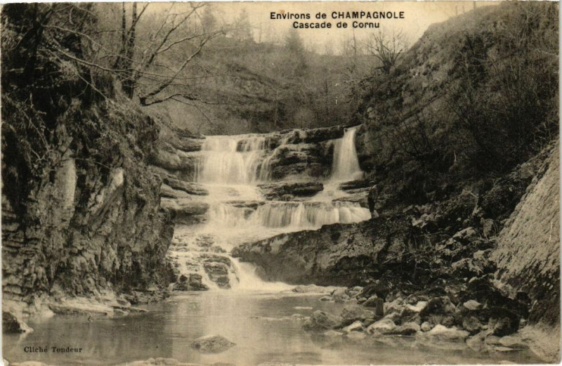 Carte postale ancienne Champagnole - Cascade de Cornu à Champagnole