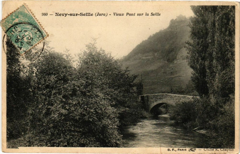Carte postale ancienne Nevy-sur-Seille - Vieux Pont sur la Seille à Nevy-sur-Seille