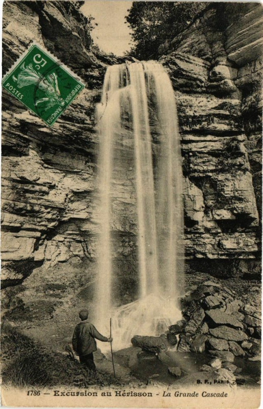 Carte postale ancienne Excursion en Herisson - La Grande Cascade