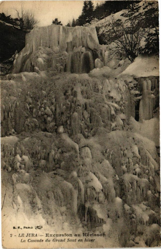 Carte postale ancienne Excursion en Herisson - La Cascade du Grand Saut en hiver