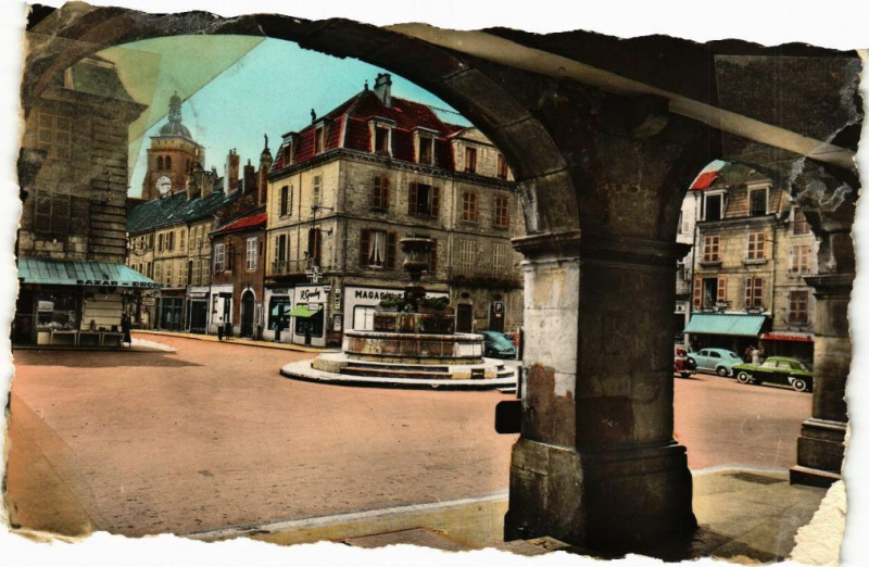 Carte postale ancienne Arbois - Place de la Liberte à Arbois
