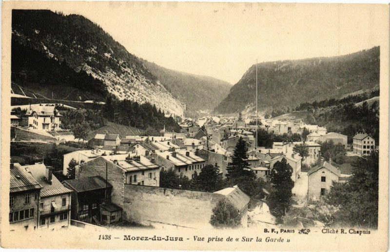 Carte postale ancienne Morez - Vue prise sur la Garde