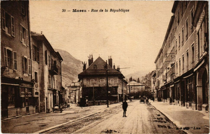 Carte postale ancienne Morez - Rue de la Republique