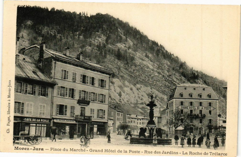 Carte postale ancienne Morez - Place du Marché