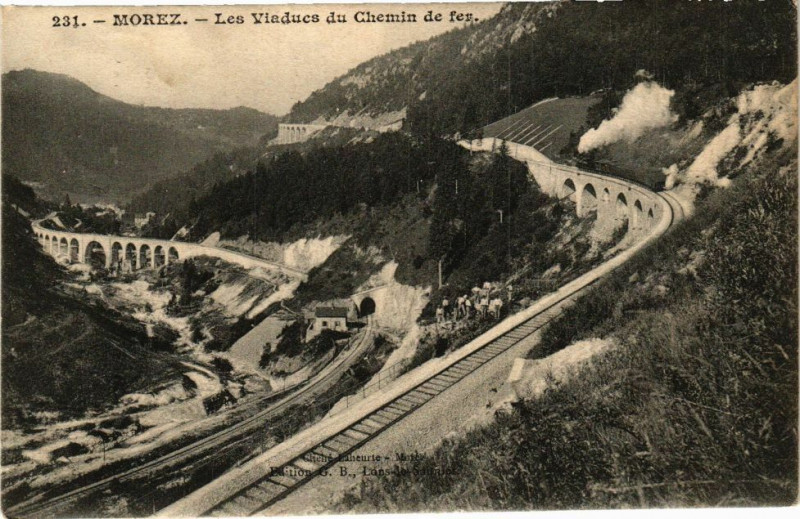 Carte postale ancienne Morez - Les Viaducs du Chemin de Fer à Chemin
