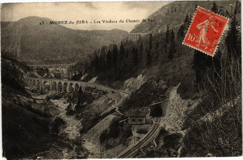 Carte postale ancienne Morez - Les Viaducs du Chemin de Fer à Chemin