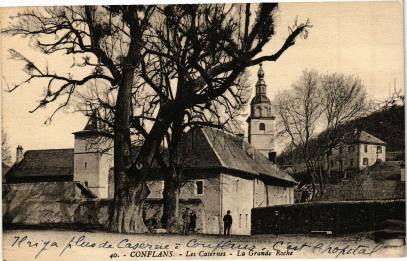 Carte postale ancienne Conflans - Les Casernes la Grande Roche