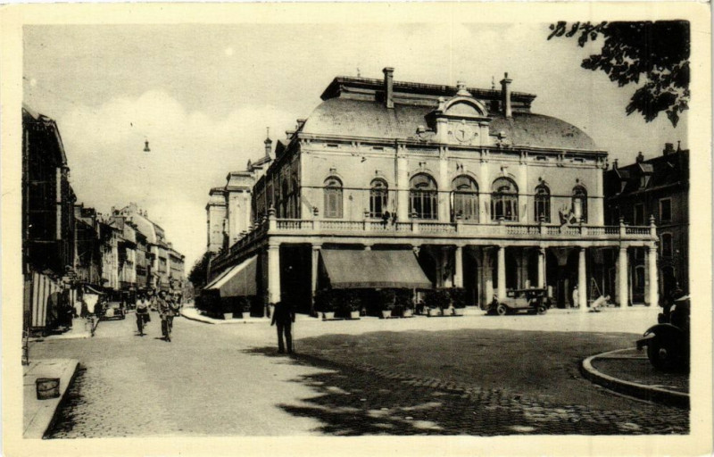Carte postale ancienne Lons-le-Saunier - Salle des Fetes à Lons-le-Saunier