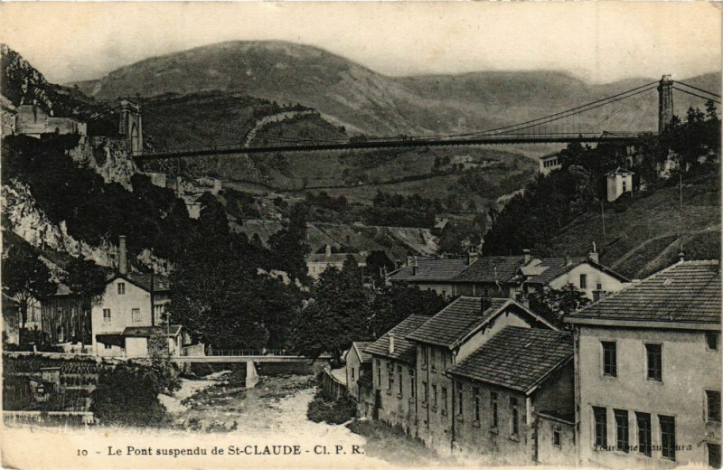 Carte postale ancienne Saint-Claude - Pont suspendu à Saint-Claude