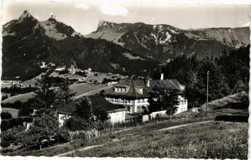 Carte postale ancienne Foyer de Montbarry Gruyeres - Chamois et Bourgoz à Our