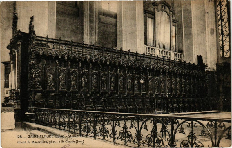 Carte postale ancienne Saint-Claude - Stalles de la Cathédrale à Saint-Claude