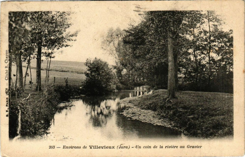 Carte postale ancienne Villevieux - Un coin de-la-Riviere au Gravier à Villevieux