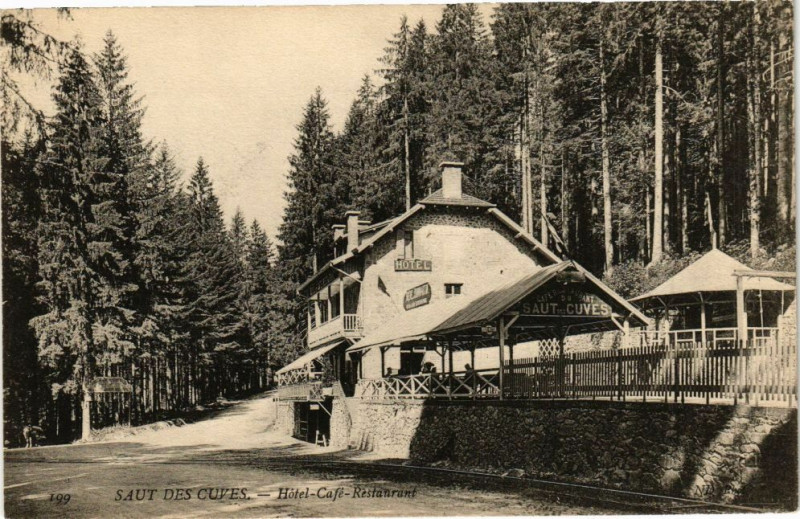 Carte postale ancienne Saut Des Cuves - Hotel-Cafe-Restaurant