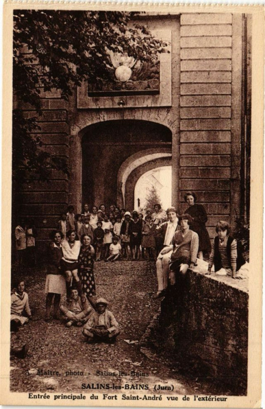 Carte postale ancienne Salins-les-Bains - Entrée Principale du Fort à Salins-les-Bains