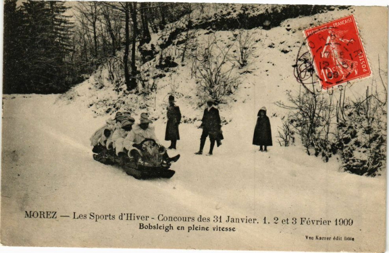 Carte postale ancienne Les Sports d'Hiver - Morez - Bobsleigh en plein vitesse