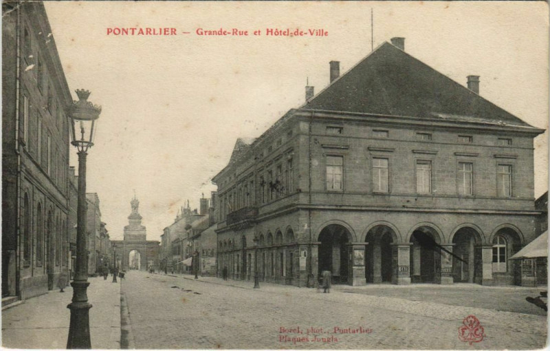 Carte postale ancienne Pontalier Grande Rue et Hotel de Ville France