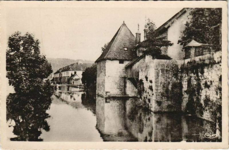Carte postale ancienne Pontalier vue sur le Canal France
