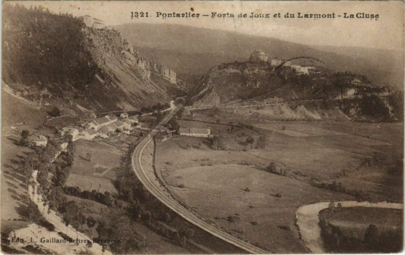 Carte postale ancienne Pontalier Forts de Joux et du Larmont France