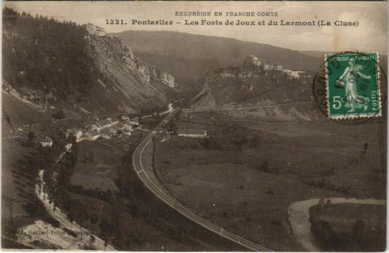 Carte postale ancienne Pontalier Forts de Joux et du Larmont France