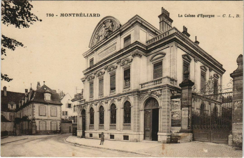Carte postale ancienne Montbeliard Les Casernes France à Montbéliard