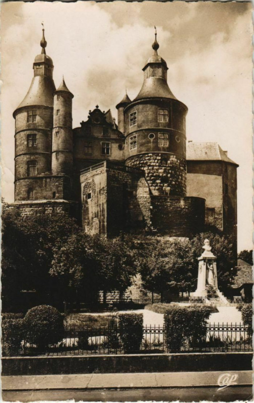 Carte postale ancienne Montbeliard Le Chateau France à Montbéliard