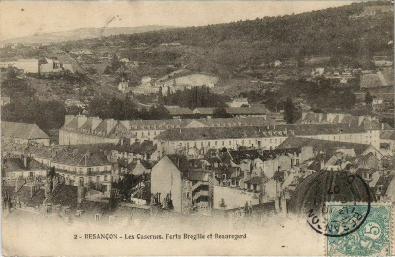 Carte postale ancienne Besancon Les Casernes ,Forts Bregille et Beauregard France à Besançon