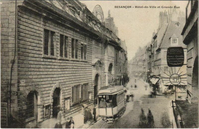 Carte postale ancienne Besancon Hotel de Ville et Grande Rue France à Besançon